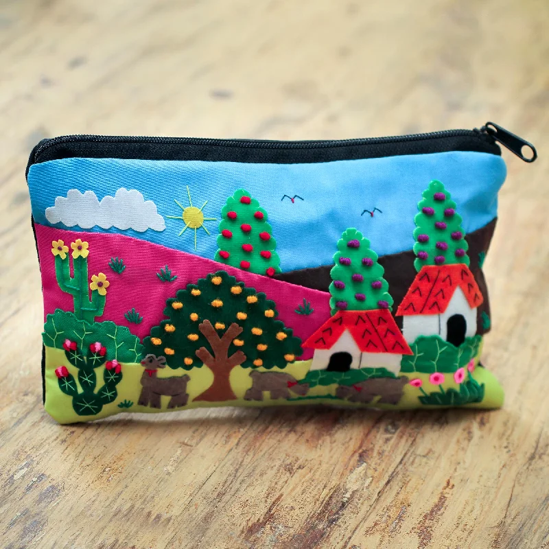 Vintage-Inspired Style Offers Country Scene Cosmetic Bag