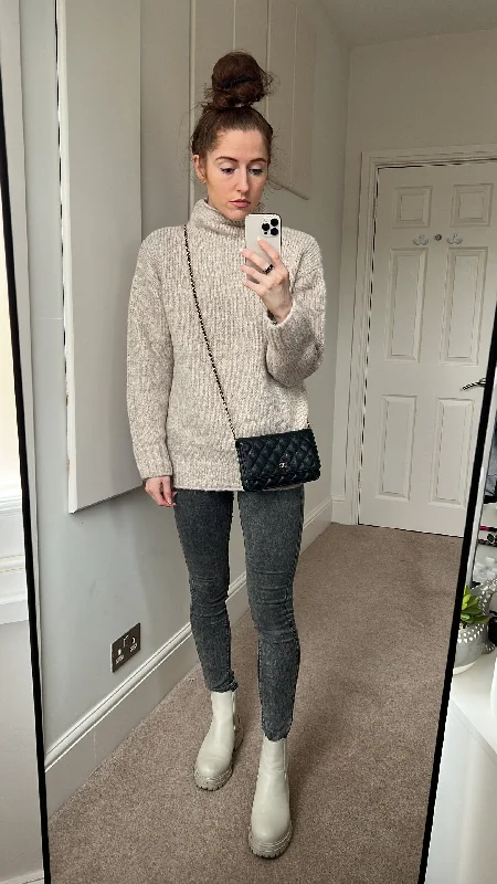 Clearance Bags For Budget Shoppers Chanel Black Caviar Wallet on Chain (RRP £2,810) Clearance Bags For Budget Shoppers Chanel Black Caviar Wallet on Chain (RRP £2,810)